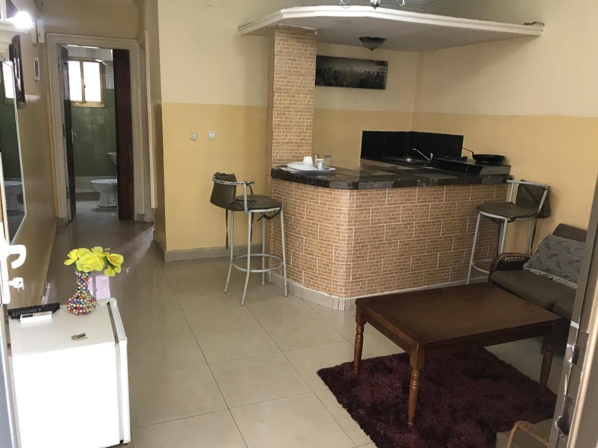 Appartements Chez Leo 布拉柴维尔 外观 照片